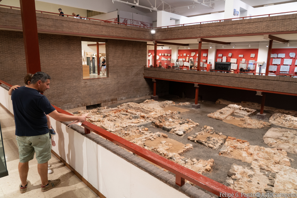 Concierto en la necrópolis del Museo Arqueológico Municipal