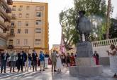 P�rez-Reverte descubre el monumento al capit�n Alatriste, homenaje de Cartagena al escritor