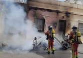 Bomberos de Cartagena extinguen el incendio de tres motocicletas en San Jos� Obrero